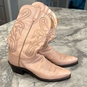 Lucchese pink 7.5 boot